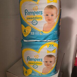 (2) packs of Pampers Swaddlers Diapers in size 4